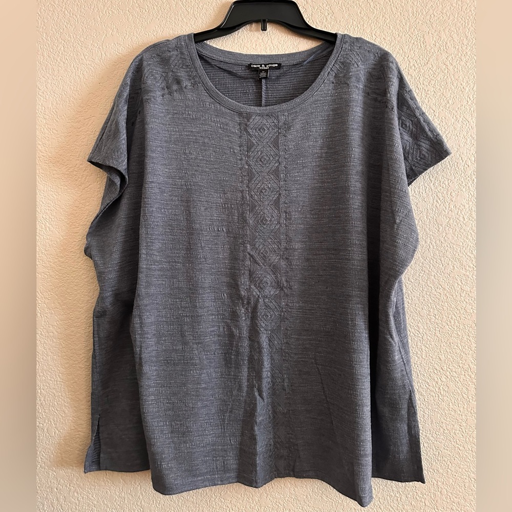 Women's blouse size 2X.